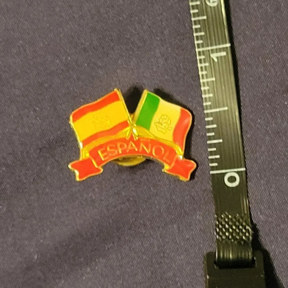 ESPANOL GOLD PIN.